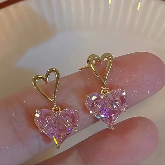 Valentine pink heart earrings - Picture 2 of 3